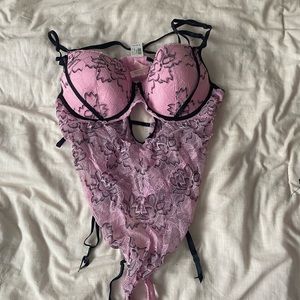 La vie en rose lingerie bodysuit :)